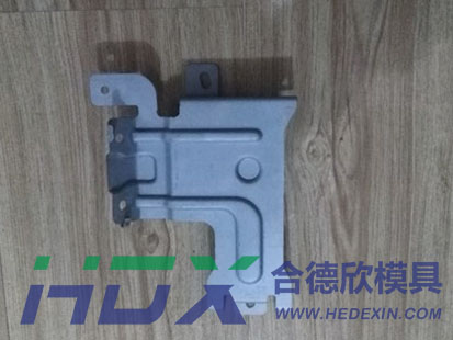 Water heater bracket